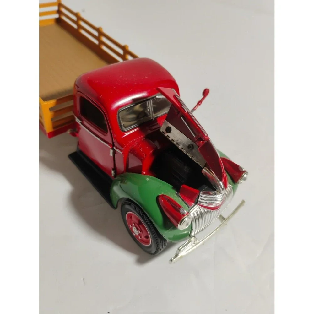 1941 Chevy Flatbed Truck 1/32 Scale Diecast Collectible 8-1/8